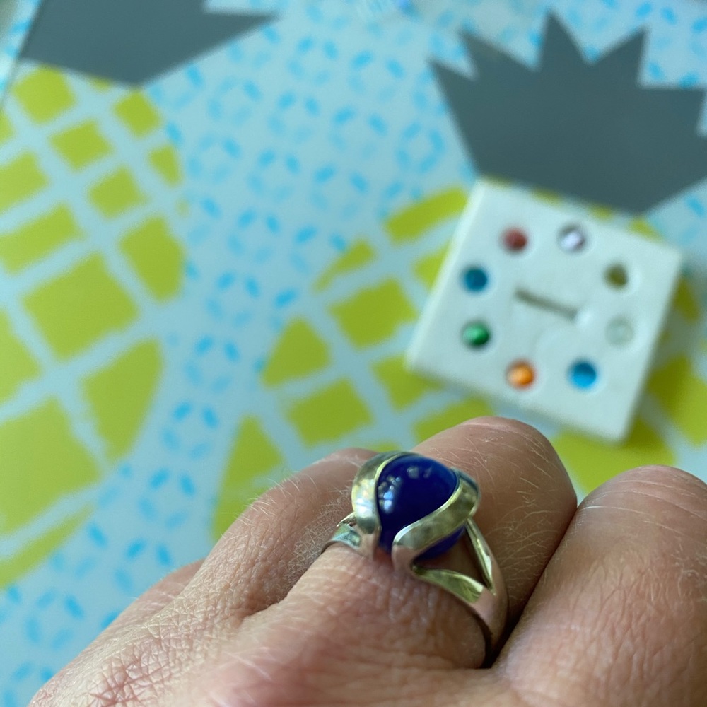Ring with changeable marble